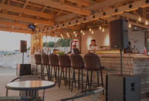 алкоголь на пляже Дубаи